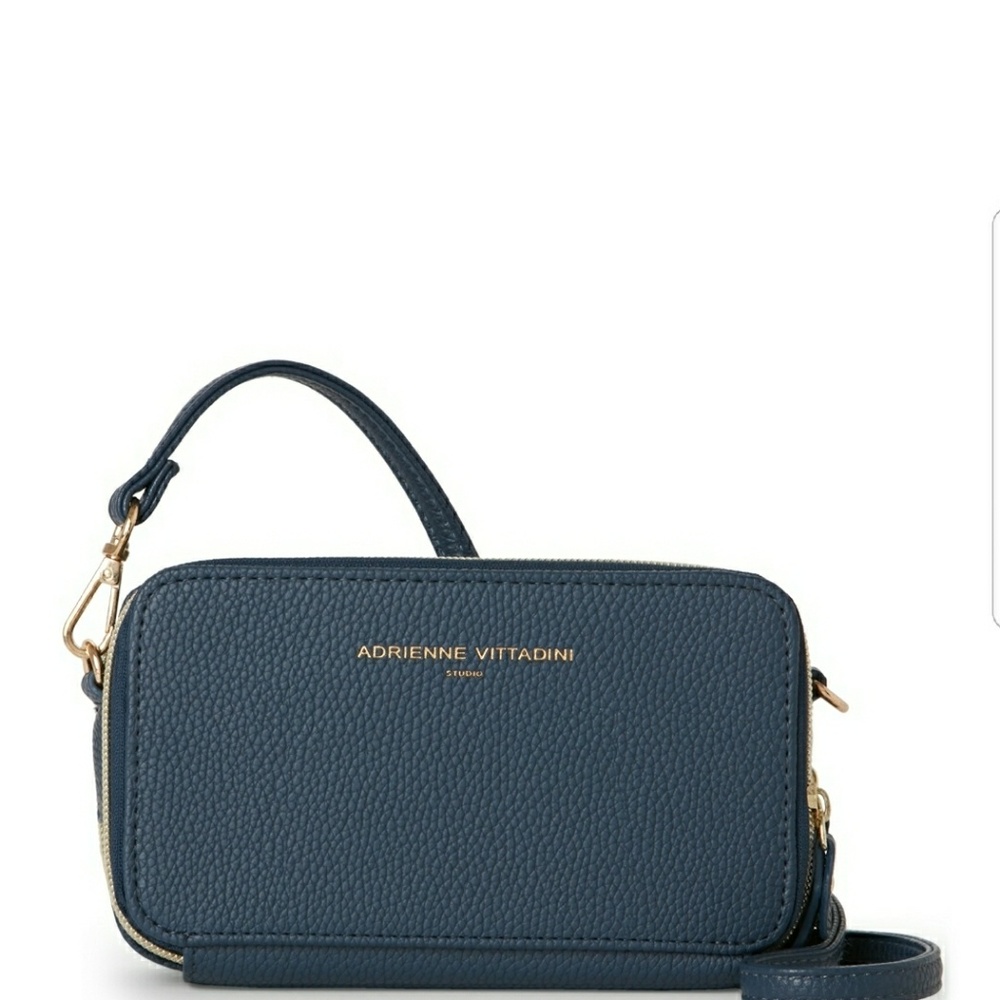 Adrienne Vittadini Charging Crossbody Bag - NEW